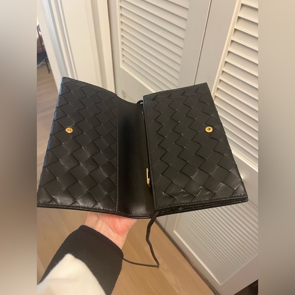 Bottega veneta wallet on a strap shoulder bag in black - Picture 9 of 12